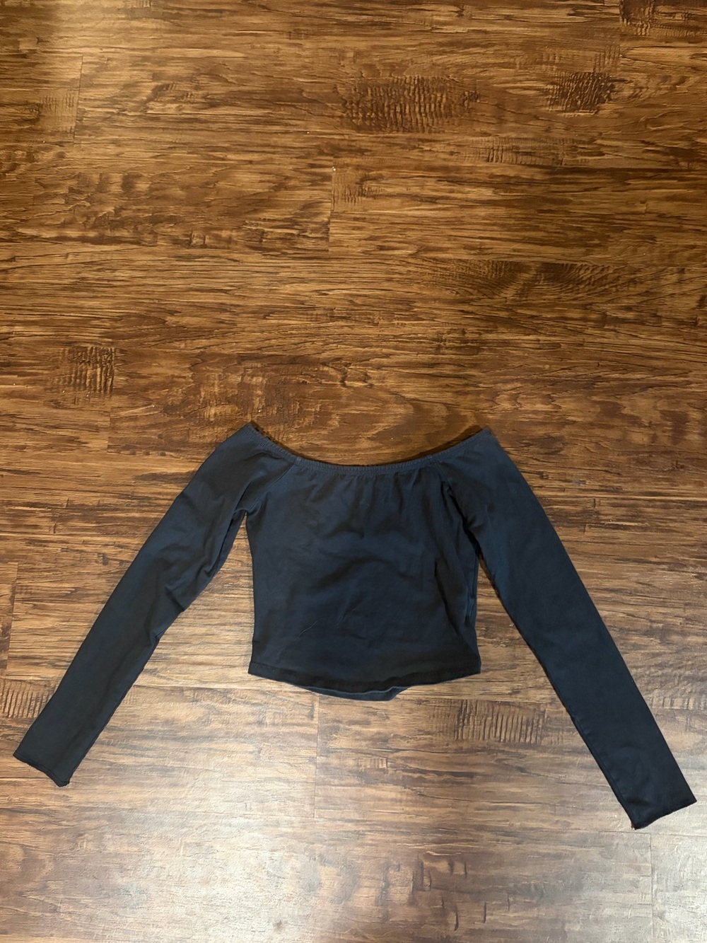BDG Urban Outfitters Black Off-Shoulder Long Sleeve Crop Top - Women size small